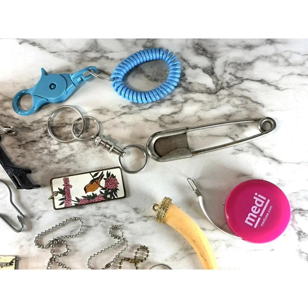 25 KEY RINGS ~BOTTLE OPENER, 150 LB CLIP, FIRE STARTER, BRACELET, ETC (3002)
